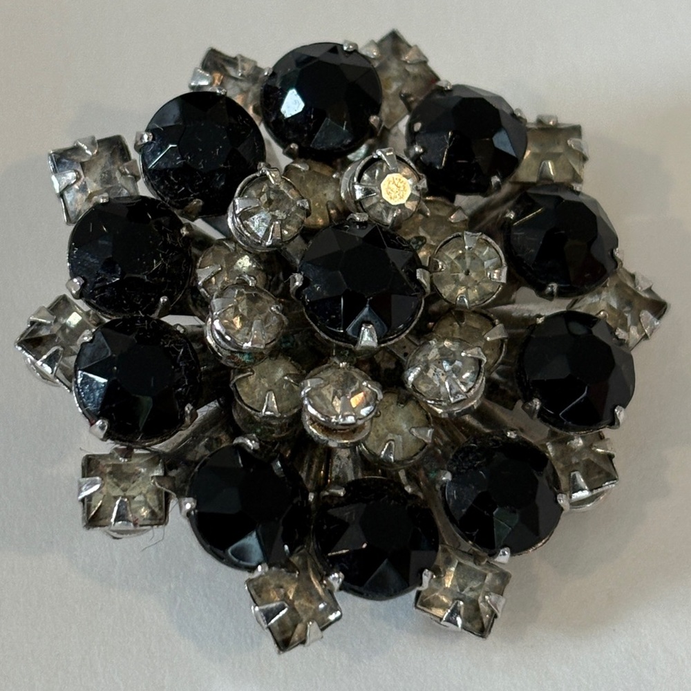 Vintage 1950s Black and Clear Rhinestone Cluster Brooch